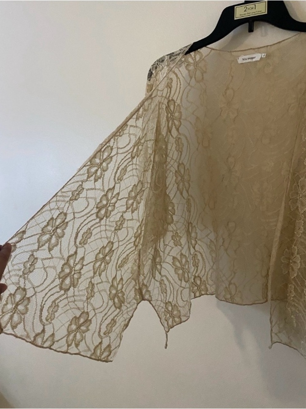 Blu Pepper Sheer Floral Lace Kimono Cardigan oversized in Beige - Picture 2 of 8